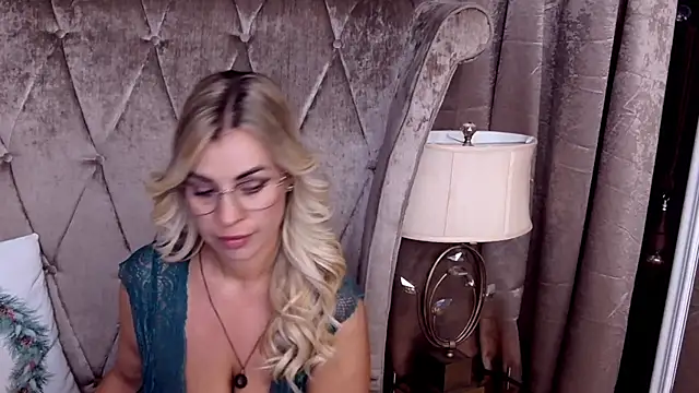 BustyGizelle Live XXX-Chat