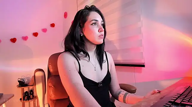 SarahCastillo_ Adlı Modelin Canlı XXX Sohbeti