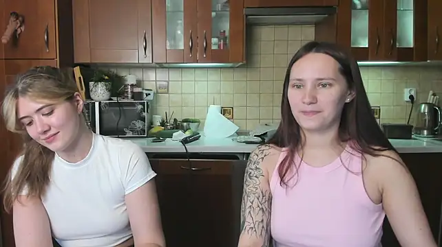 HotCaramellsTV 라이브 XXX 채팅