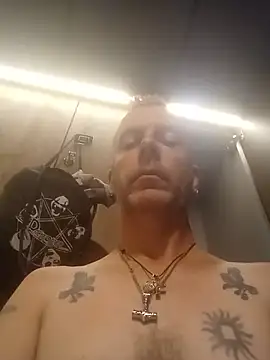 SHARPSkinhead – Live XXX-chat