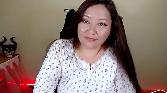 LisaAsianFlower – Naživo XXX chat