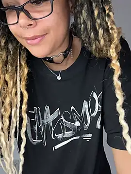 Онлайн чат XXX HaileyDiana