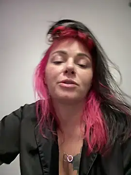 MarlaFknSinger's Live XXX Chat