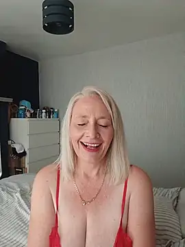 BellaUkCurvy Live XXX-chat
