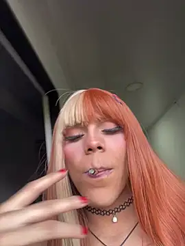 _yini_ Chat XXX in diretta