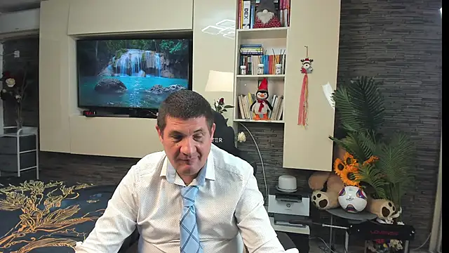 SpartacusDaddy48 XXX чат на живо