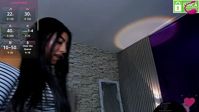 Laulin_tay Adlı Modelin Canlı XXX Sohbeti