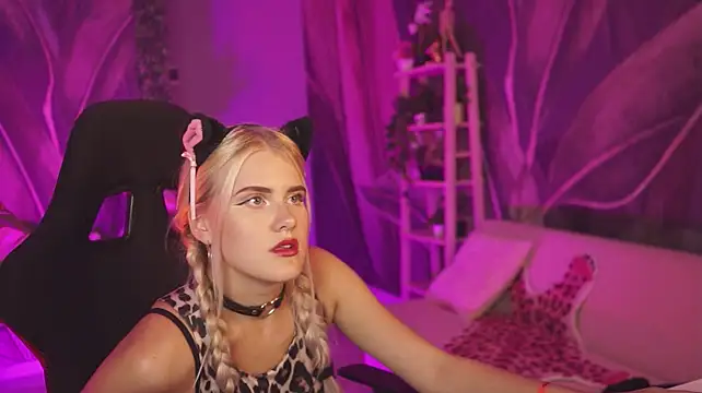 Онлайн чат XXX KattyWilde