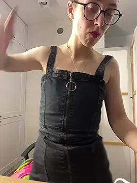 צ'אט XXX בשידור חי של MartiniiSelenna