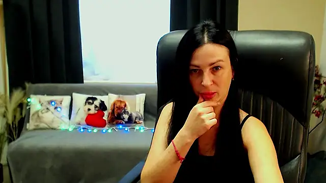 צ'אט XXX בשידור חי של SweetLouise_