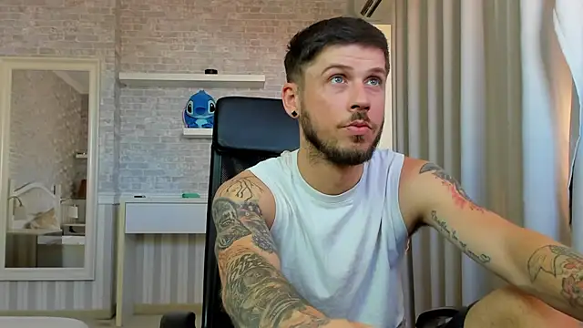 JonahShaw's Live XXX Chat