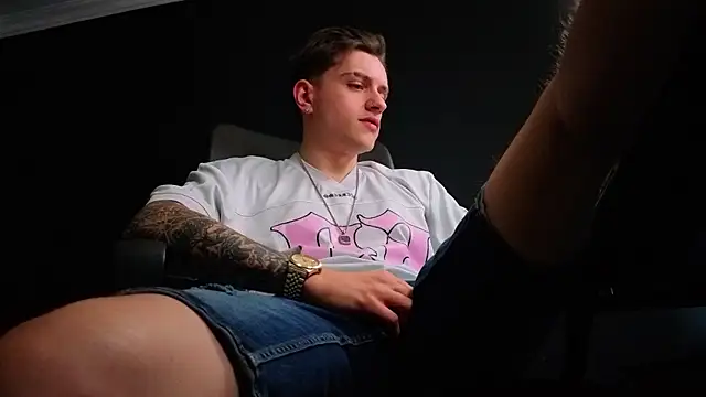FelixStarkk's Live XXX Chat