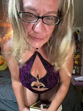 Trenaonmute's Live XXX Chat