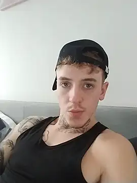 AceMonroe's Live XXX Chat