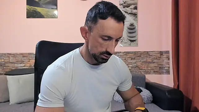 HotHunkTrainer Chat XXX in diretta