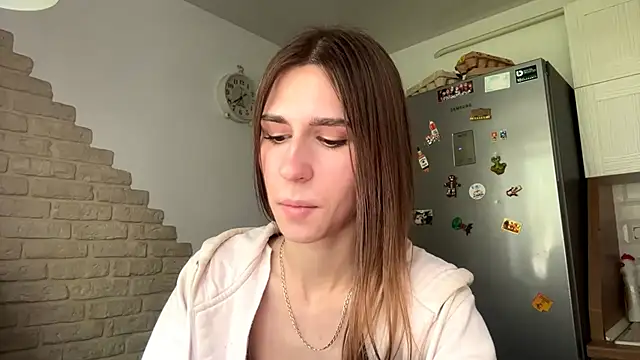 ZaraGuyette Chat XXX in diretta