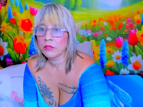 Chat +18 de indianroxy ao vivo