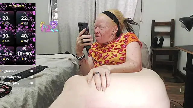 Kittywhiteass' Live XXX Chat