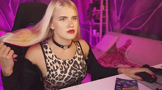 Živý XXX chat KattyWilde
