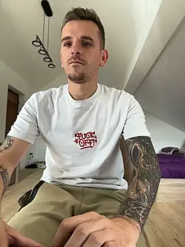 Huge_cock22cm: απευθείας συνομιλία ΧΧΧ