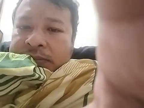 TriaEru69 Pertunjukan Webcam
