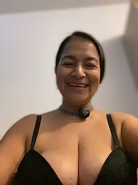 Jlo_69 Chat XXX in diretta