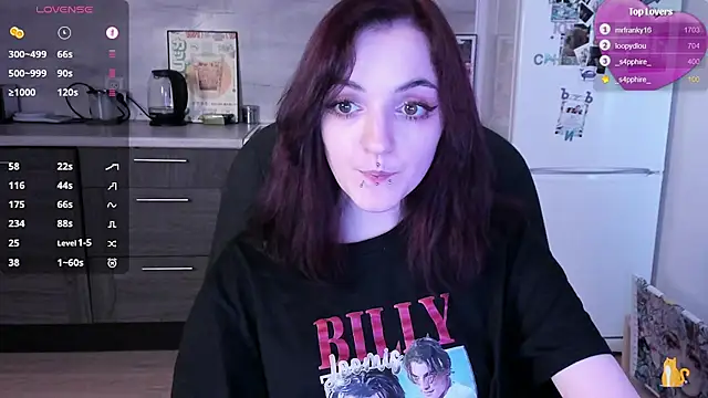 lina__tyaaan élő XXX-chatje
