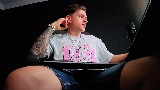 FelixStarkk Chat XXX live