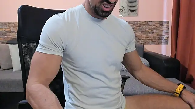 HotHunkTrainer Chat XXX live