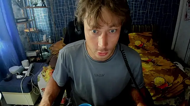 Chat +18 de CuteBoy228 ao vivo
