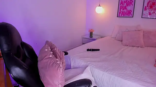 camilaa7 Adlı Modelin Canlı XXX Sohbeti