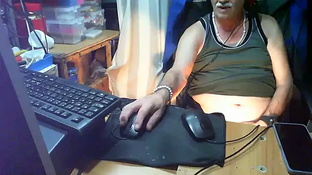 nonnomaturobisex Chat XXX in diretta