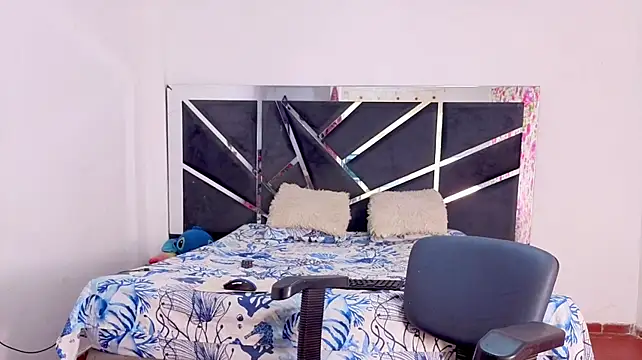 fire_lovex Adlı Modelin Canlı XXX Sohbeti