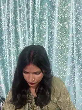 Priyaa_1433's Live XXX Chat