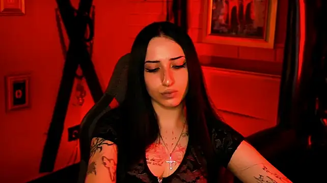 MonicaLowes' Live XXX Chat
