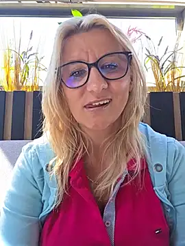 XXX chat uživo modela KaylinJan