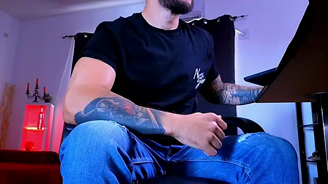 MightyAaron66n Live XXX chat