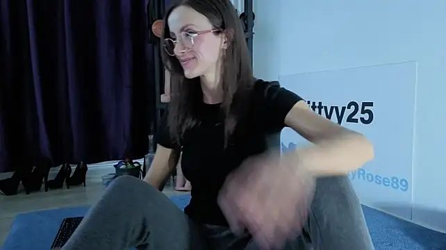 Chat +18 de kittyy25 ao vivo