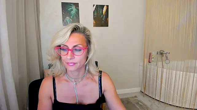 MuseOfStage's Live XXX Chat