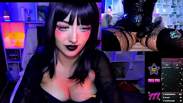 HollyDominic Adlı Modelin Canlı XXX Sohbeti