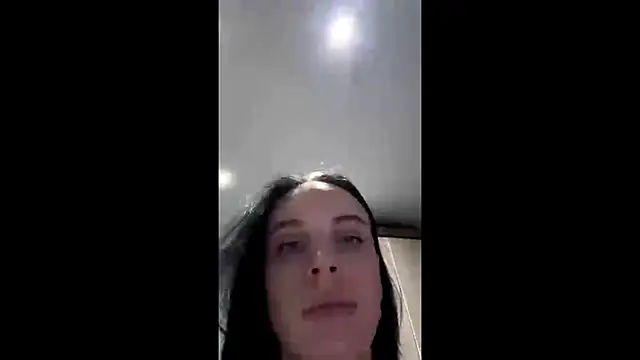 XXX chat uživo modela martinienjoyer