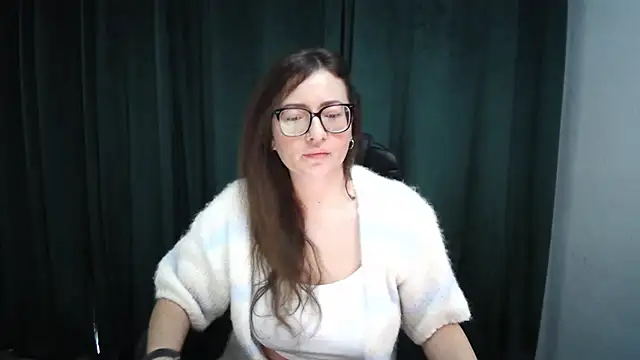 NoraMilf élő XXX-chatje