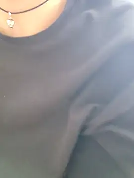 Aashikalaa Adlı Modelin Canlı XXX Sohbeti
