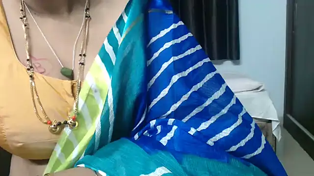 sunitha-3's Live XXX Chat