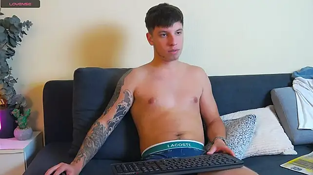 Živý XXX chat ThomasEdisonn