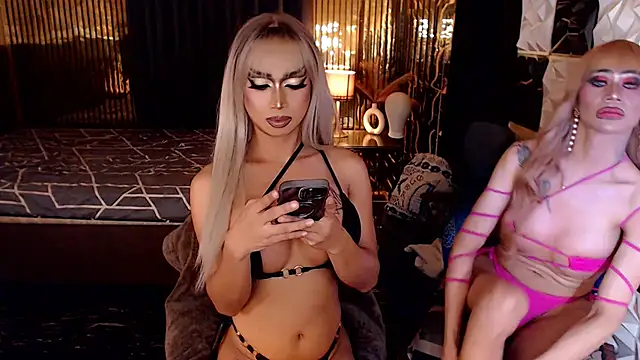 MonstrousCockDiva 在線直播表演
