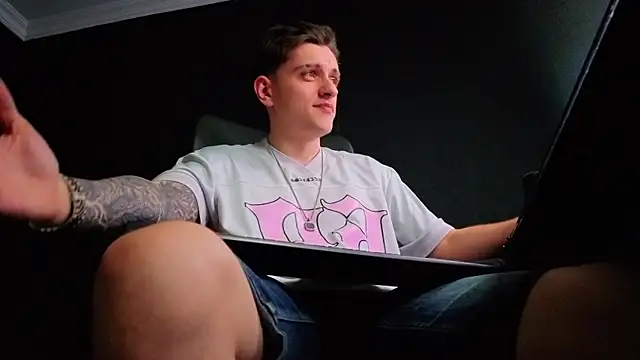 FelixStarkk 라이브 XXX 채팅