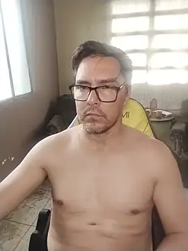 ALEXXXANDRO 现场XXX聊天