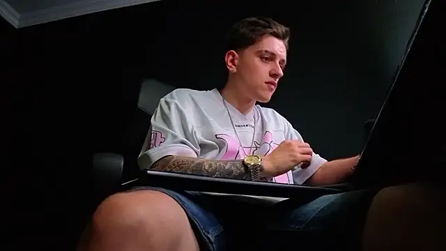 Chat XXX ao vivo de FelixStarkk