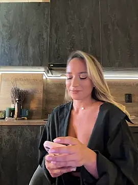 Ivy_Bae Adlı Modelin Canlı XXX Sohbeti